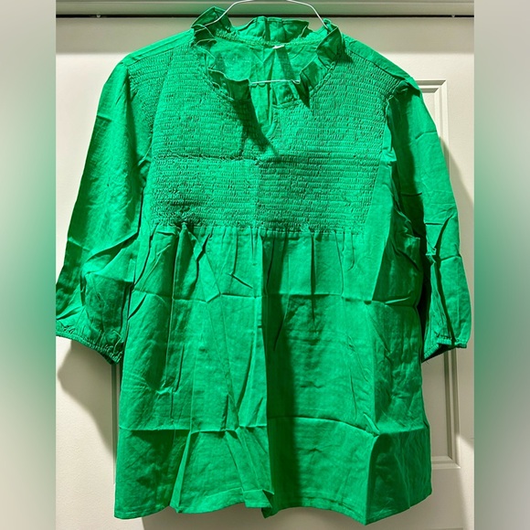 Green women’s blouse ribbed across chest with ruffled neck 3/4 sleeve - Picture 1 of 4